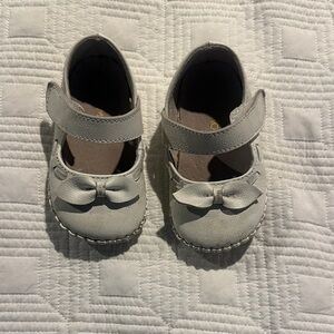 L'Amour White Dress Shoes with Bow